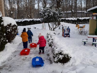 „Pabiručiai” džiaugiasi žiemos pramogomis