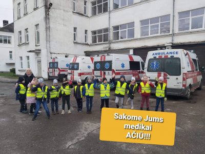 Priešmokyklinukai jau „matuojasi” profesijas Priešmokyklinukai jau „matuojasi” profesijas