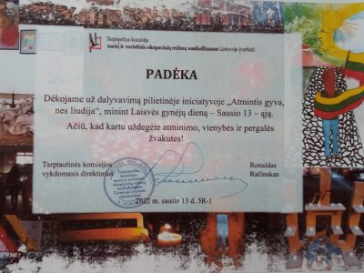 Mes – pilietinės iniciatyvos „Atmintis gyva, nes liudija” dalyviai Mes – pilietinės iniciatyvos „Atmintis gyva, nes liudija” dalyviai