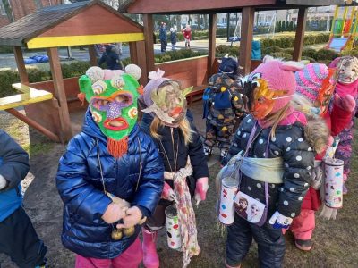 „Čiauškučiai” palydi žiemą…