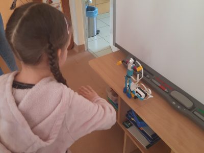 Konstruok prasmingai su robotikos akademija Konstruok prasmingai su robotikos akademija