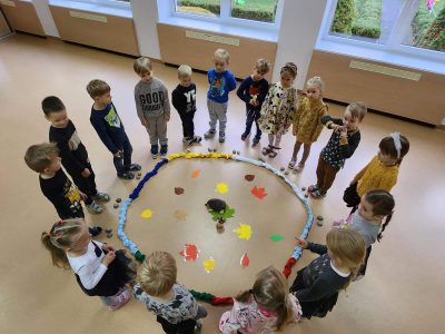 Muzikinis projektas „VAIKAI SPALVŲ DRAUGAI 2022” Muzikinis projektas „VAIKAI SPALVŲ DRAUGAI 2022”