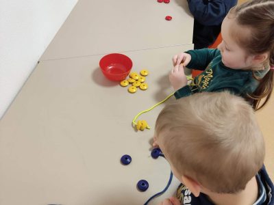 Rūbelių pilna spinta Rūbelių pilna spinta