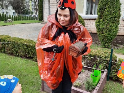 Susitikimas su pievos gyventojais – Boruže ir Gėlyte Susitikimas su pievos gyventojais – Boruže ir Gėlyte