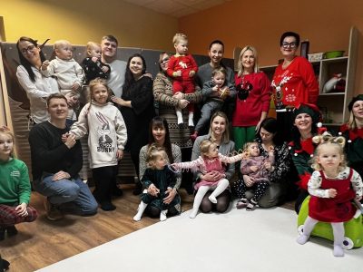 Kalėdos su šeima Mažeikių Henriko Nagio viešojoje bibliotekoje Kalėdos su šeima Mažeikių Henriko Nagio viešojoje bibliotekoje