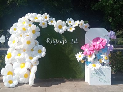 SU MOKSLO IR ŽINIŲ DIENA!