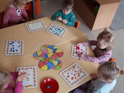 Pažintis su spalvomis Pažintis su spalvomis