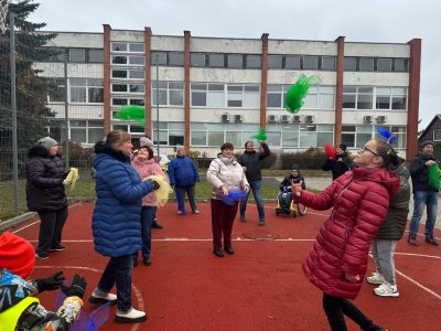 Aktyvi pertrauka su socialiniais partneriais