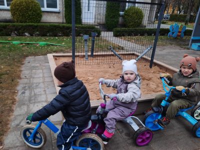 Sportuojame vidaus ir lauko erdvėse