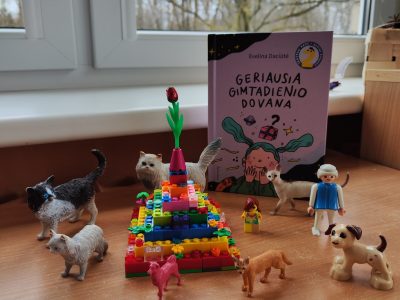 Projektas „Kartu paskaitykim knygelę”