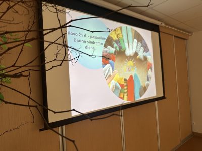 Skirtingų kojinių šokis 2025